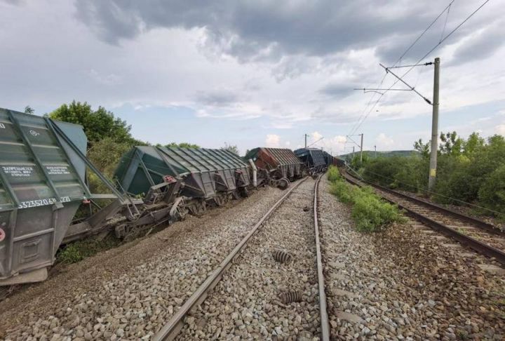 На території Румунії зійшли з рейок 15 українських зерновозів